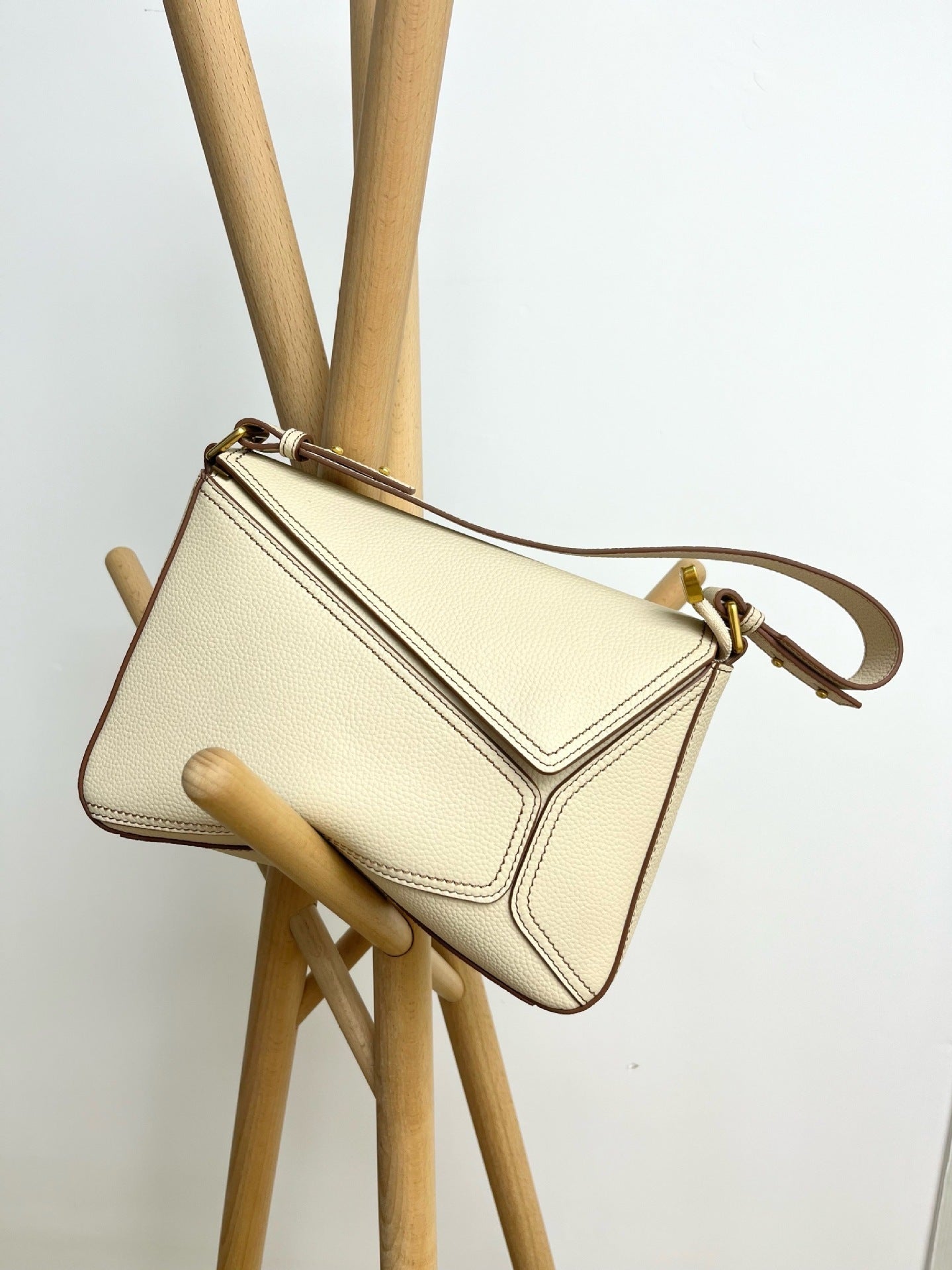 Damen First Layer Geometrische Tragetasche aus Rindsleder