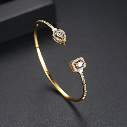 Simple copper inlaid zirconium banquet bracelet