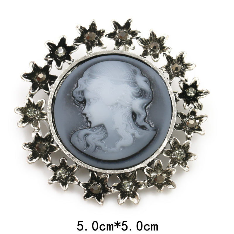 دبوس قصر ريترو دبوس نسائي مضاد للضوء على الموضة الأوروبية والأمريكية صورة رأس جميلة سترة واقية من الرياح شارة دبوس طوق دبوس مشبك