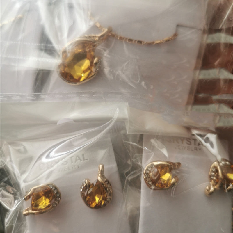 قلادة قرط من حجر الراين