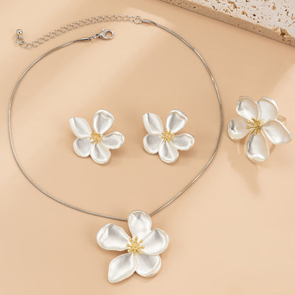 Curling Five-leaf Stamen Snake Chain Suit