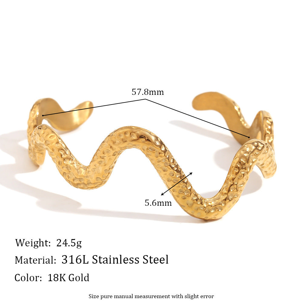 Fashionable All-match Stainless Steel 18K Gold Plating Beating Pattern Wave Snake Bracelet