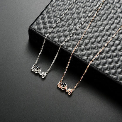 LIEBE Form Anhänger Halskette Projektion Net Rot Schmuck