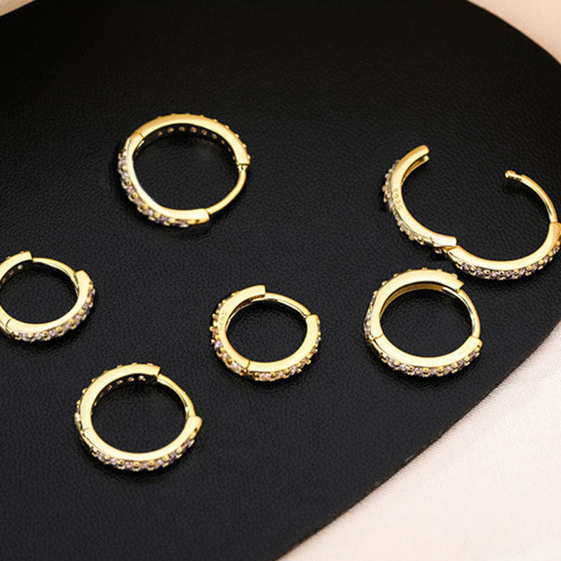 أقراط فضية أنيقة للنساء بمشبك