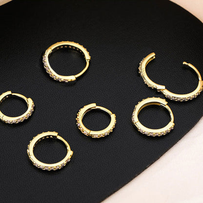 أقراط فضية أنيقة للنساء بمشبك