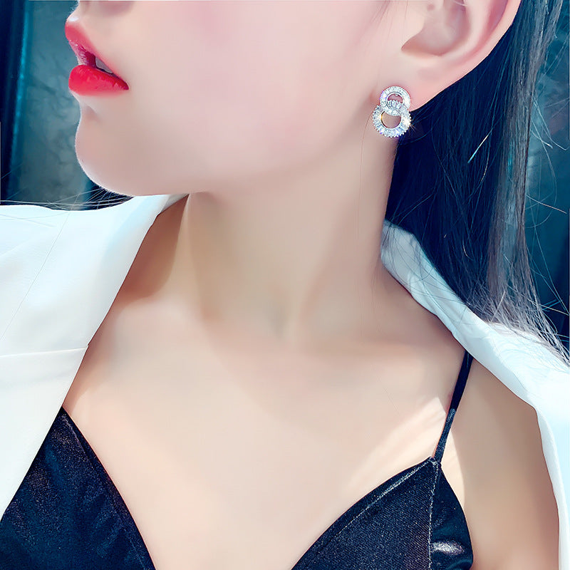 Fashion circle earrings