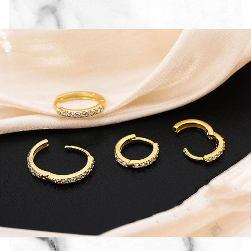 أقراط فضية أنيقة للنساء بمشبك