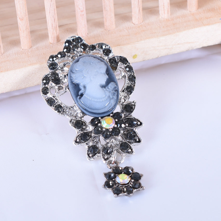 Crystal Pendant Brooch With Diamond Accessories