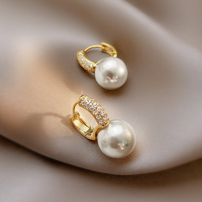 Women's Summer Fashion Pearl Earrings