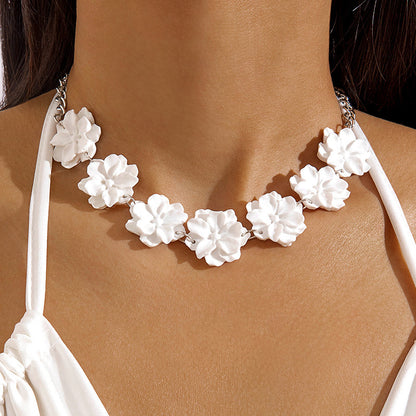 Women's Frosted Color Three-dimensional Flower Necklace