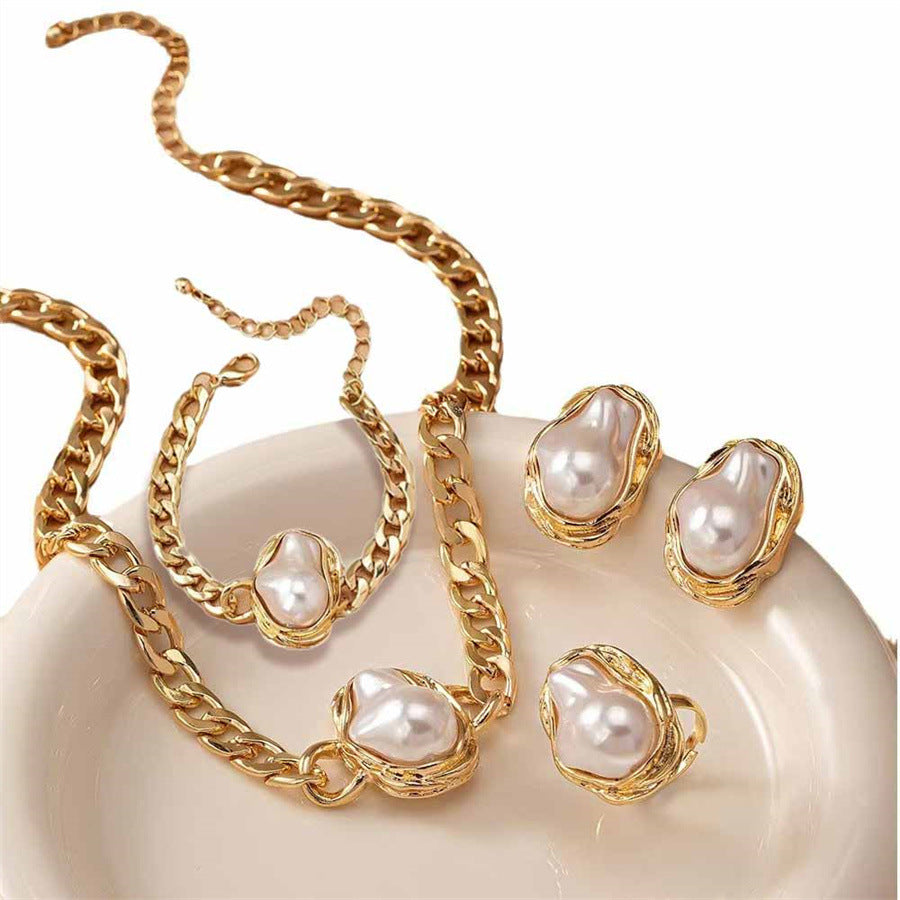 Trendy Hot Sale Shaped Pearl Suit Vintage Necklace