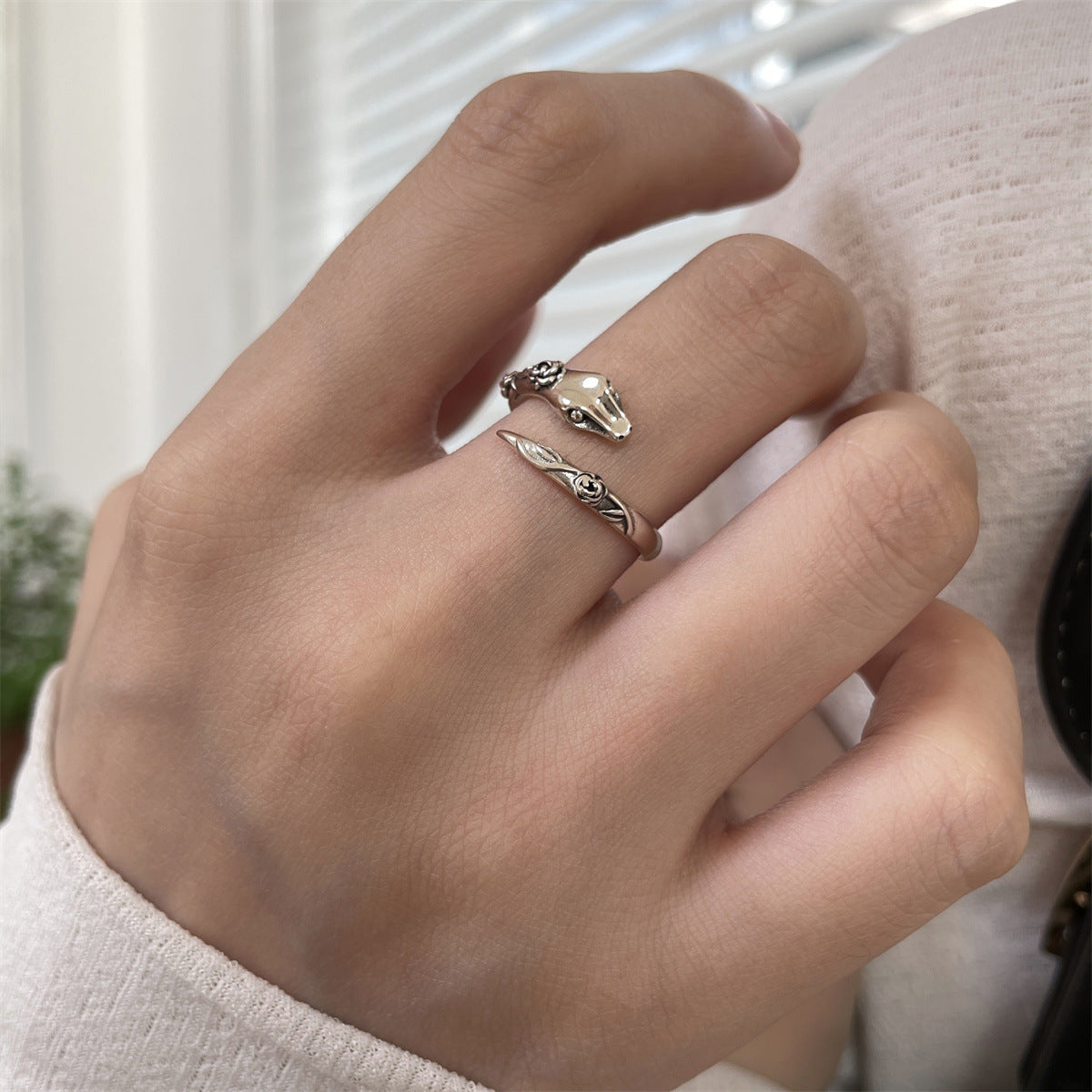 Vintage Ring With Snake Rose Design