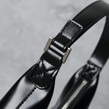 Modische und einfache Achselhöhle One-Shoulder tragbare Rindsledertasche