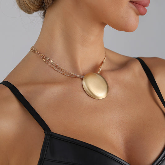 Ornament Vintage Geometric Round Pendant Necklace